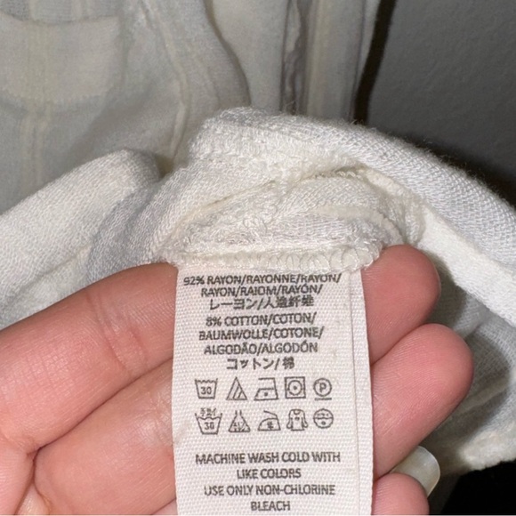 Free People - Long, button-up, collared, oversized top. Off white/cream. Large - Picture 4 of 6